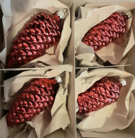 Zapfen bordeaux glänzend 4- fach Zapfen bordeaux glänzend 4- fach