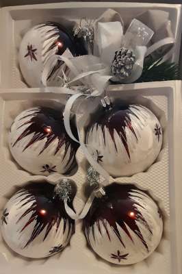 Jingle Bells Lauscha Weihnachtskugeln Rot Matt - 4 Stück Mit Goldener Winterlandschaft