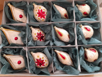 12er Kiste mit diversen Formen Champagner/rot 12er Kiste mit diversen Formen Champagner/rot