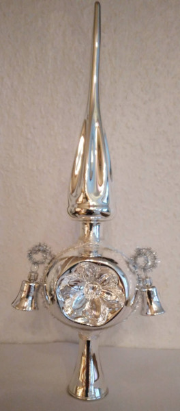 Spitze silber mit Ornament und 2 Glöckchen