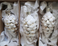 Zapfen silber/ weiß beschneit  3er Set Zapfen silber/ weiß beschneit  3er Set