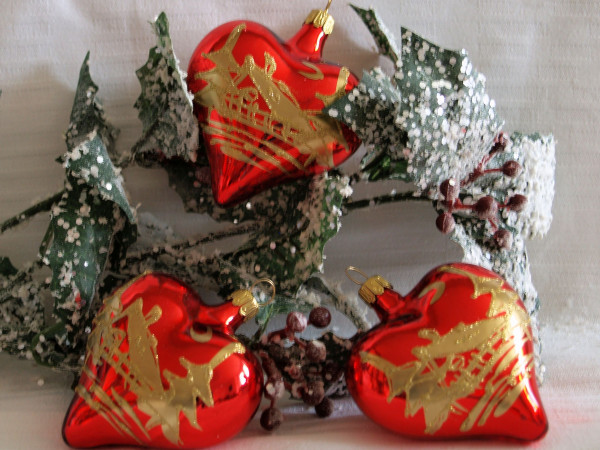 7cm Herz "Weihnachtszeit" 3fach rot glanz mit goldenem Dekor